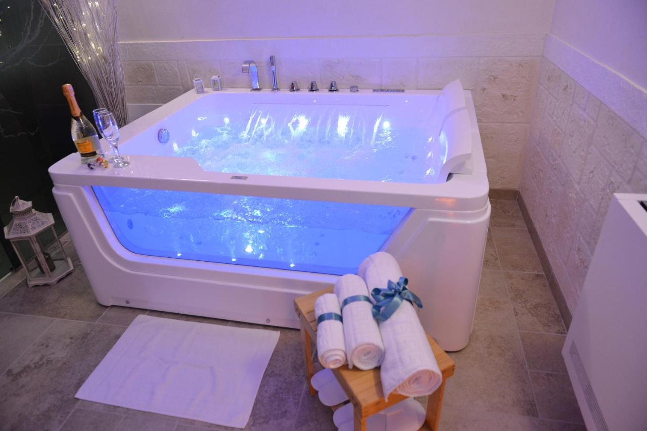 Suite Laurel Spa Con Idromassaggio Fasano Buitenkant foto